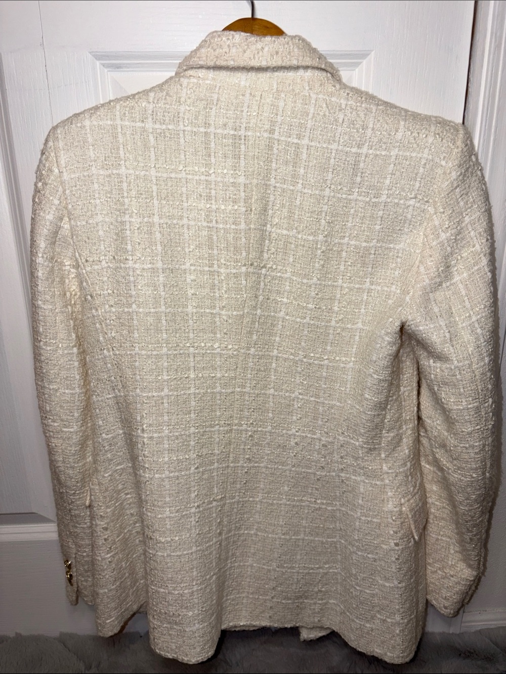 Zara Cream Bouclé Double-Breasted Blazer with Gold Buttons - Picture 8 of 11